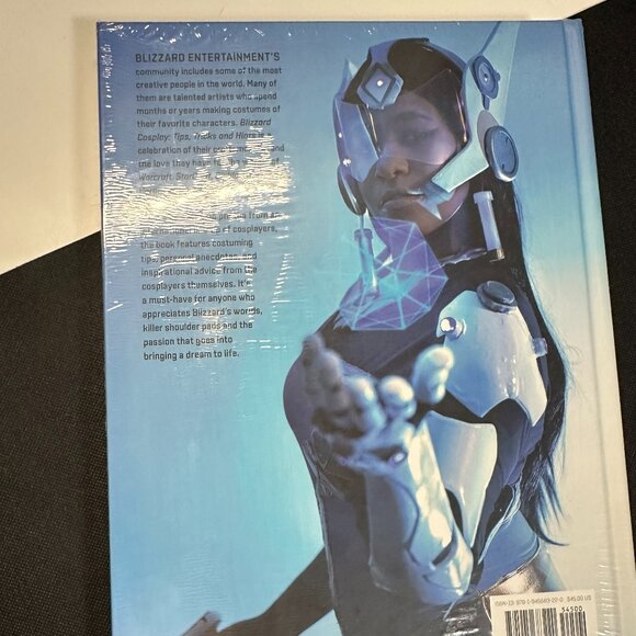 Hardcover Book :  Blizzard Cosplay: Tips, Tricks and Hints  , Official - Picture 3 of 5